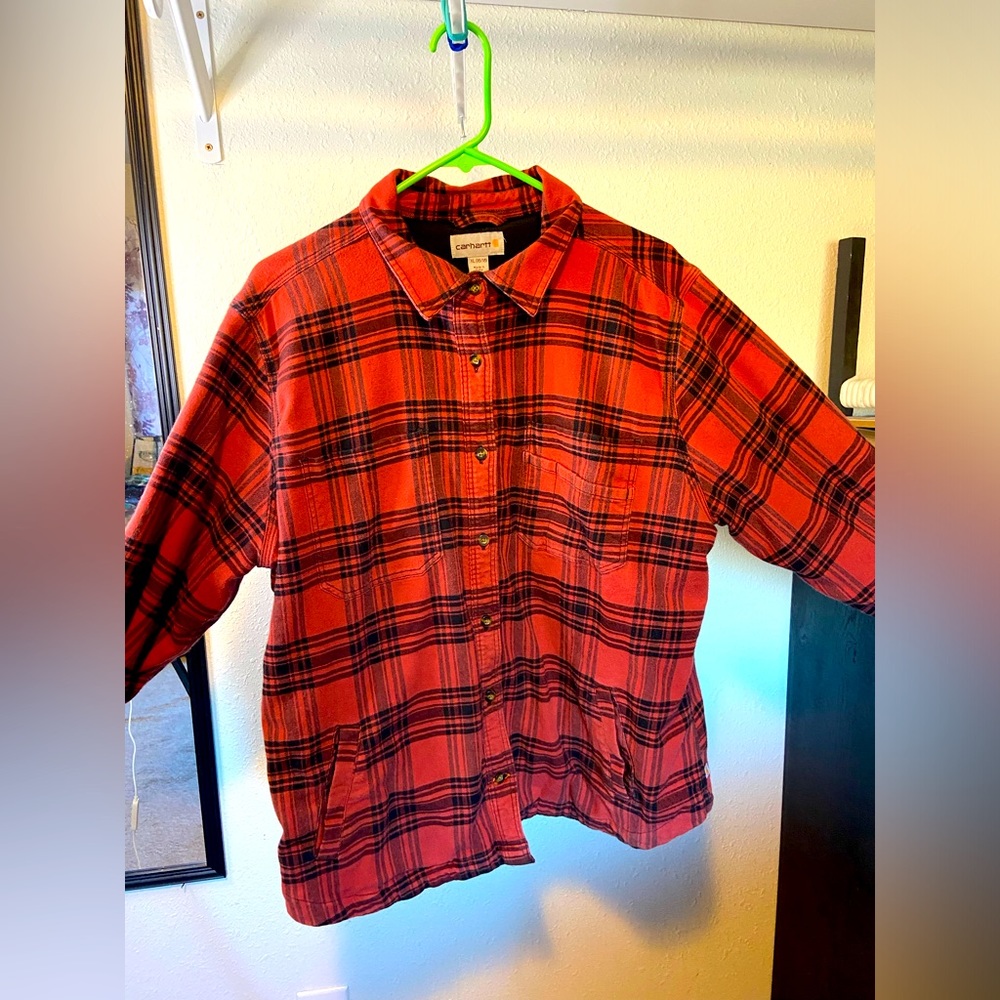 Women’s insulated Carhartt button up Flannel